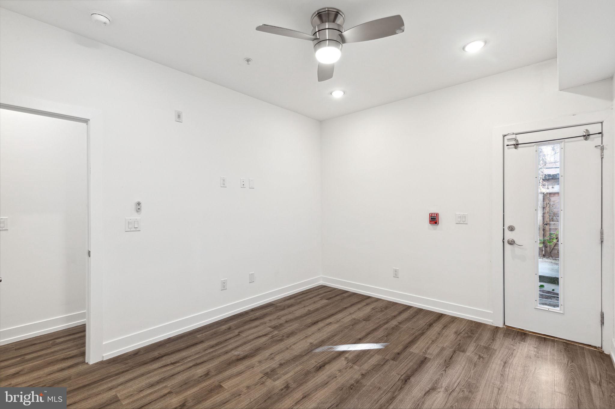 OLDE KENSINGTON - Residential Lease