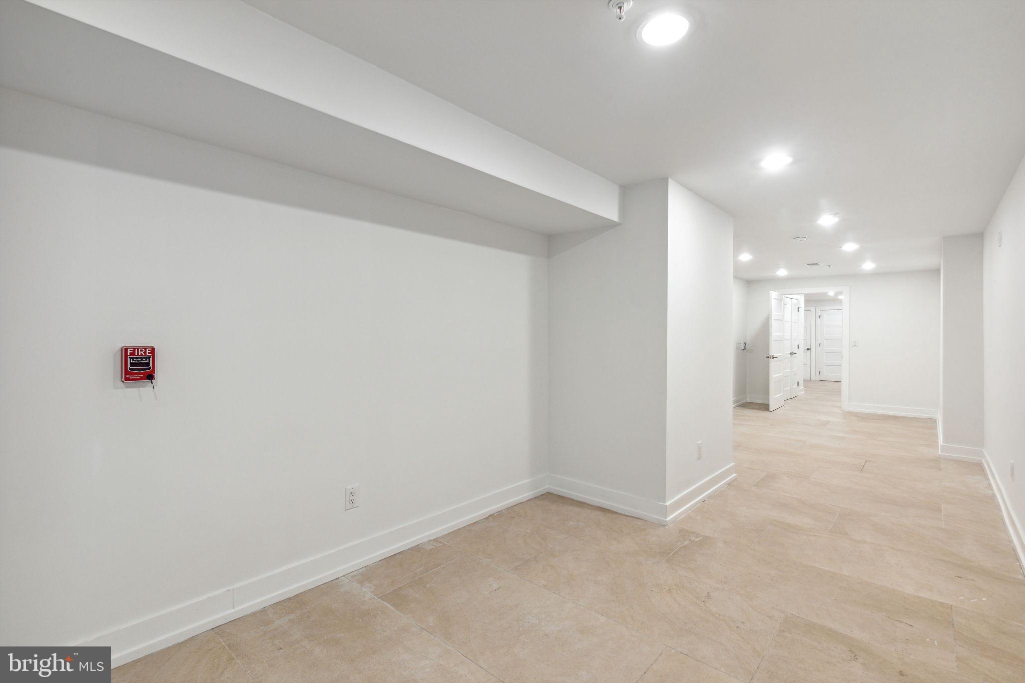 OLDE KENSINGTON - Residential Lease