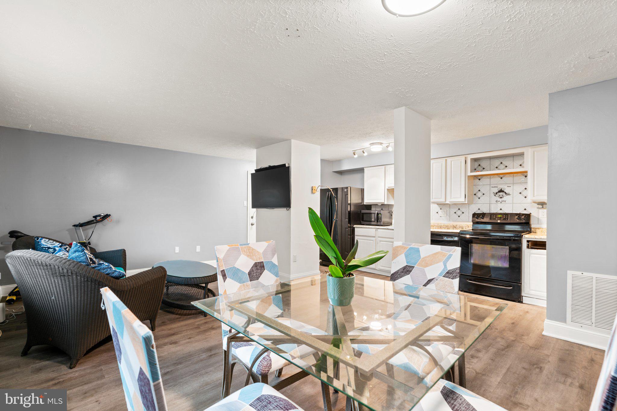 GREENFIELD COMMONS - Residential