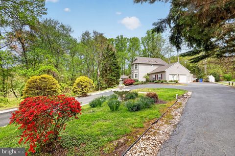 Photo of 727 Hurffville Crosskeys Road, SEWELL, NJ 08080 (MLS # NJGL2072140)