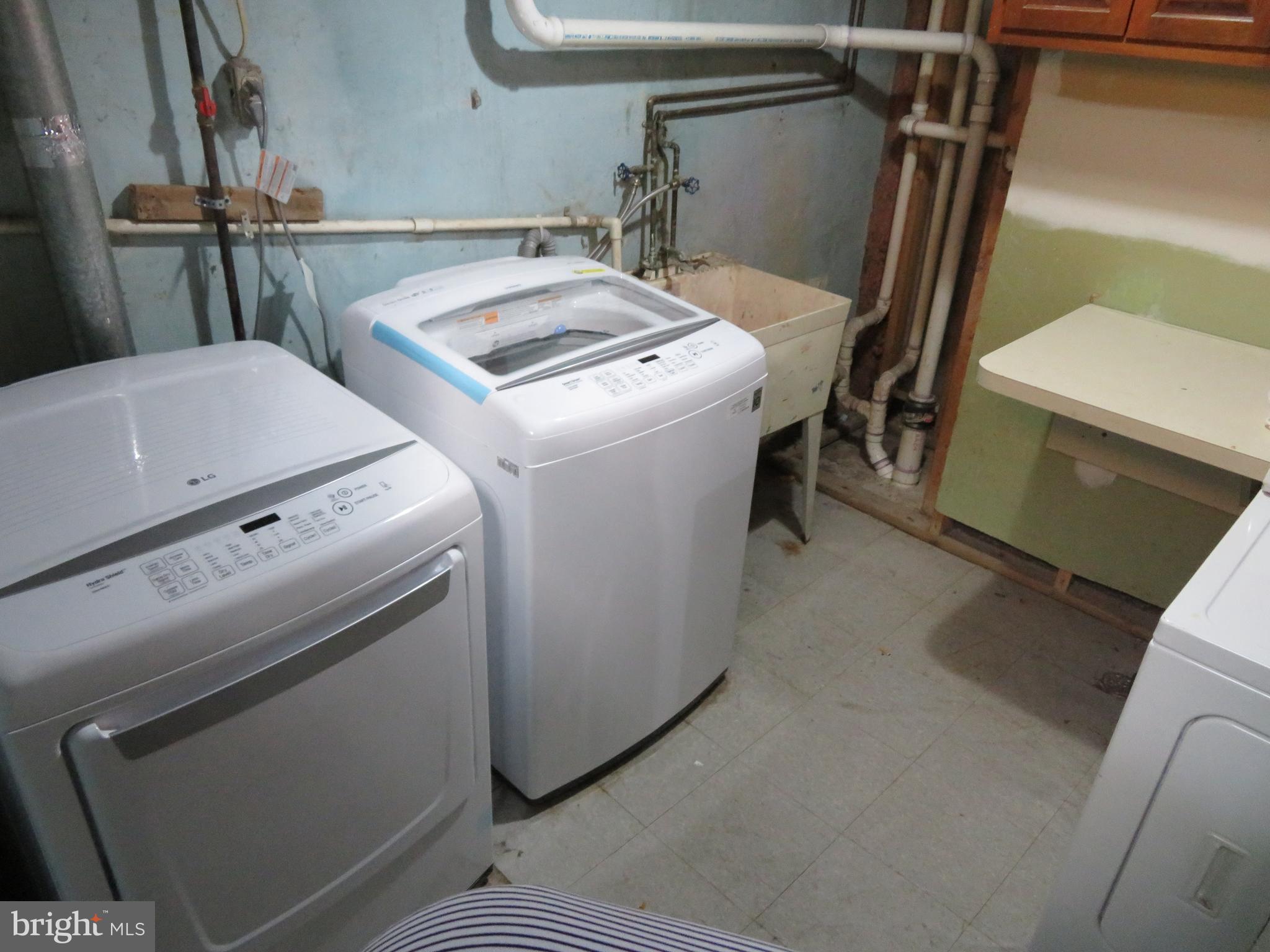 HOLLYWOOD - Residential Lease