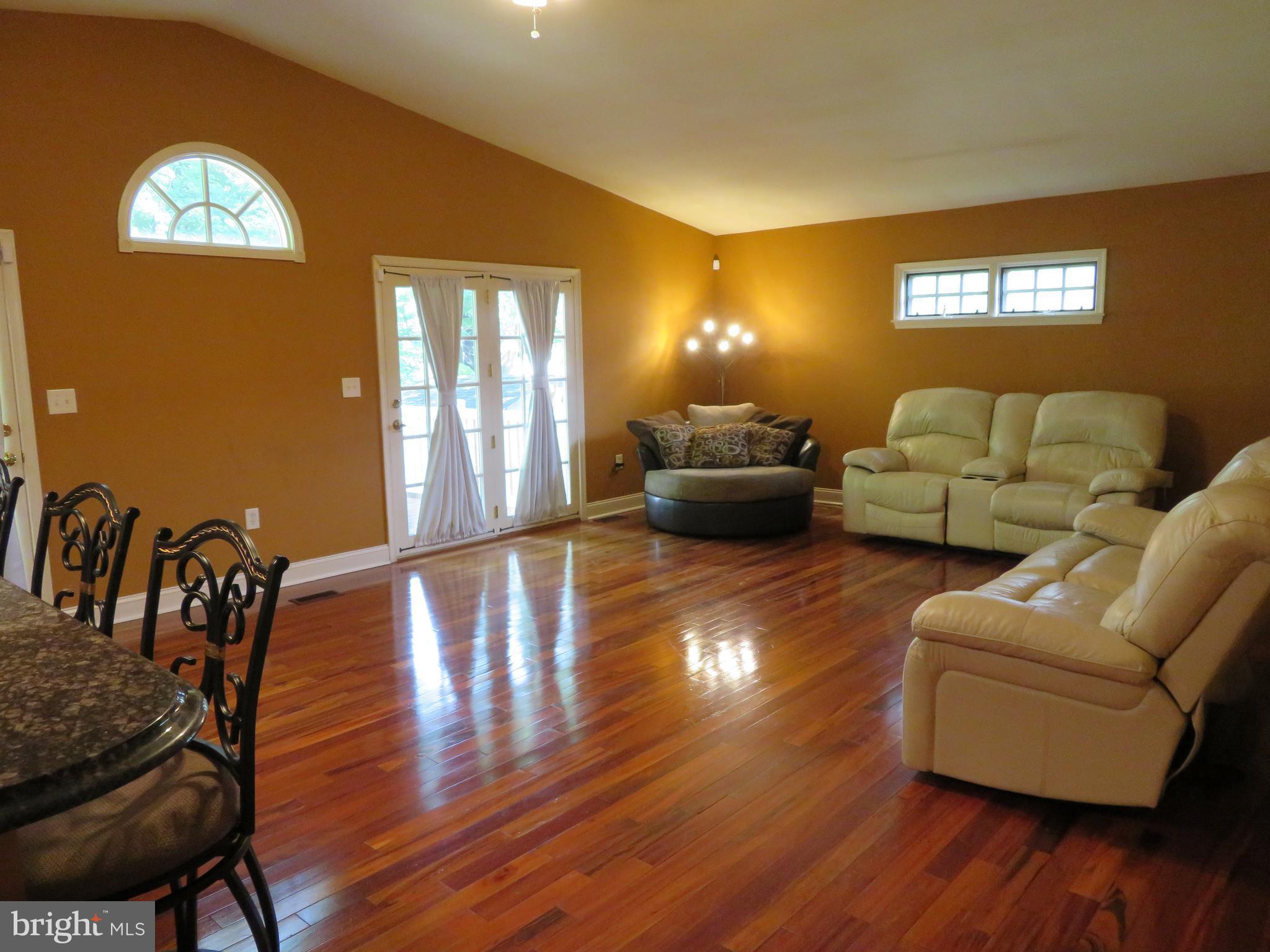 HOLLYWOOD - Residential Lease