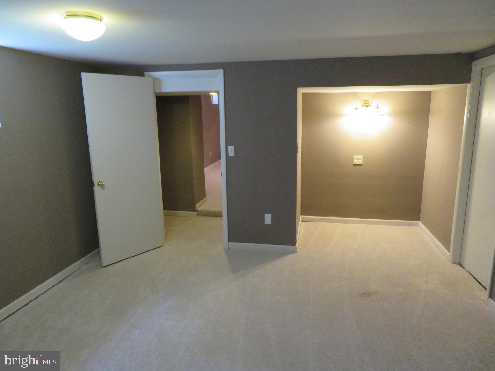 HOLLYWOOD - Residential Lease