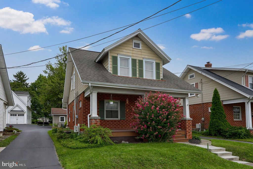 Photo of 61 E Main Street, Leola, PA 17540 (MLS # PALA2054900)