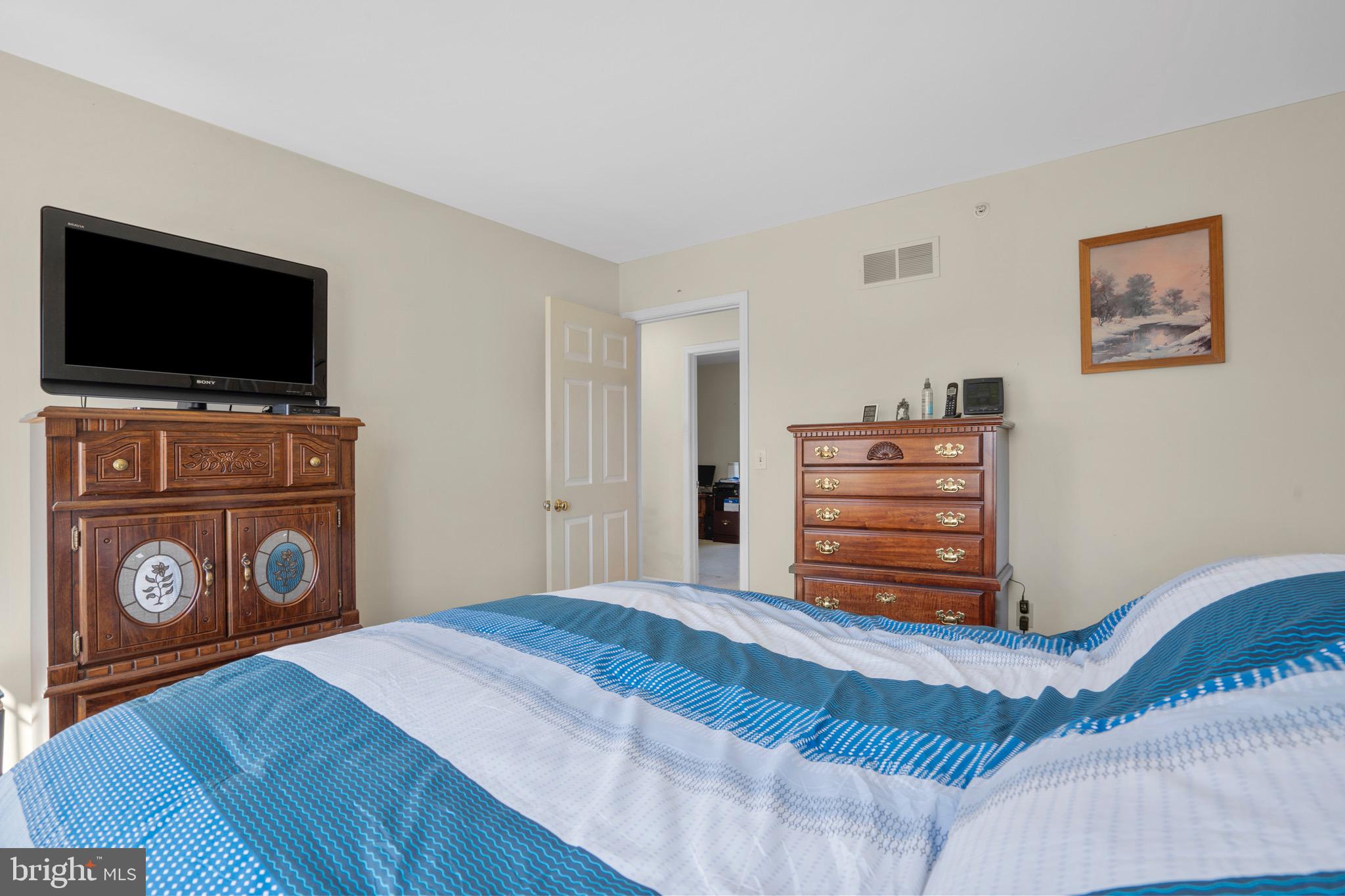 HAMMERSMITH FARM - Residential