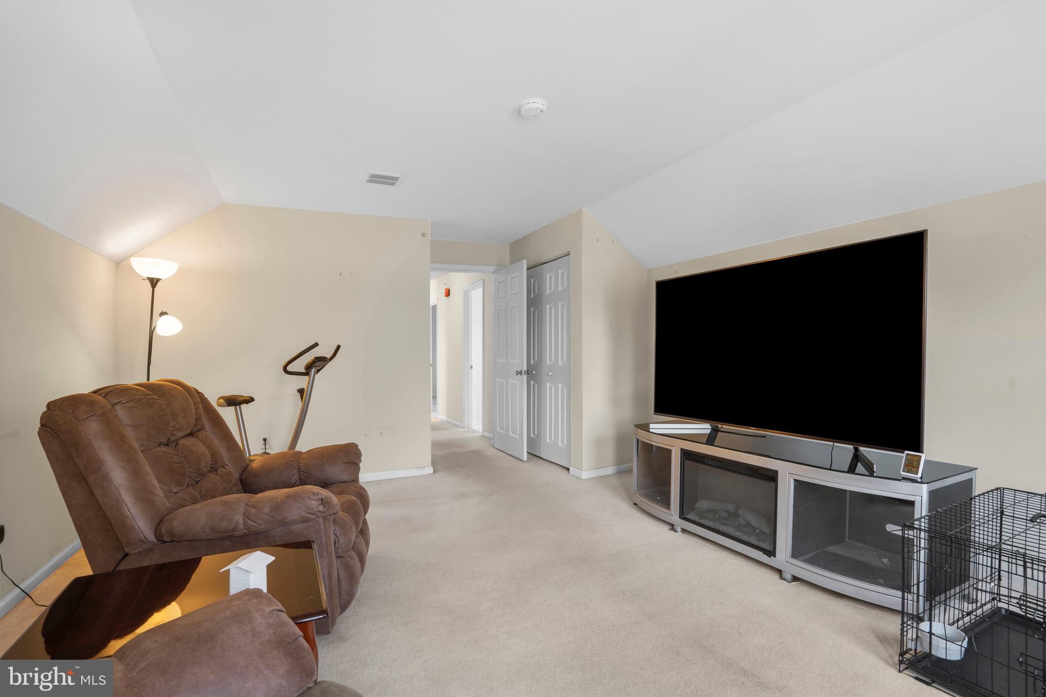 HAMMERSMITH FARM - Residential