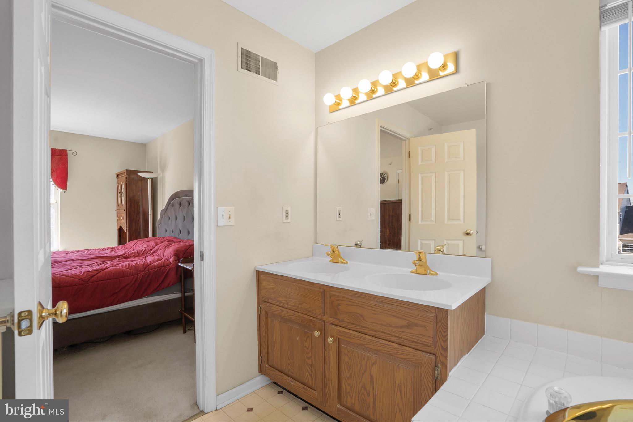 HAMMERSMITH FARM - Residential