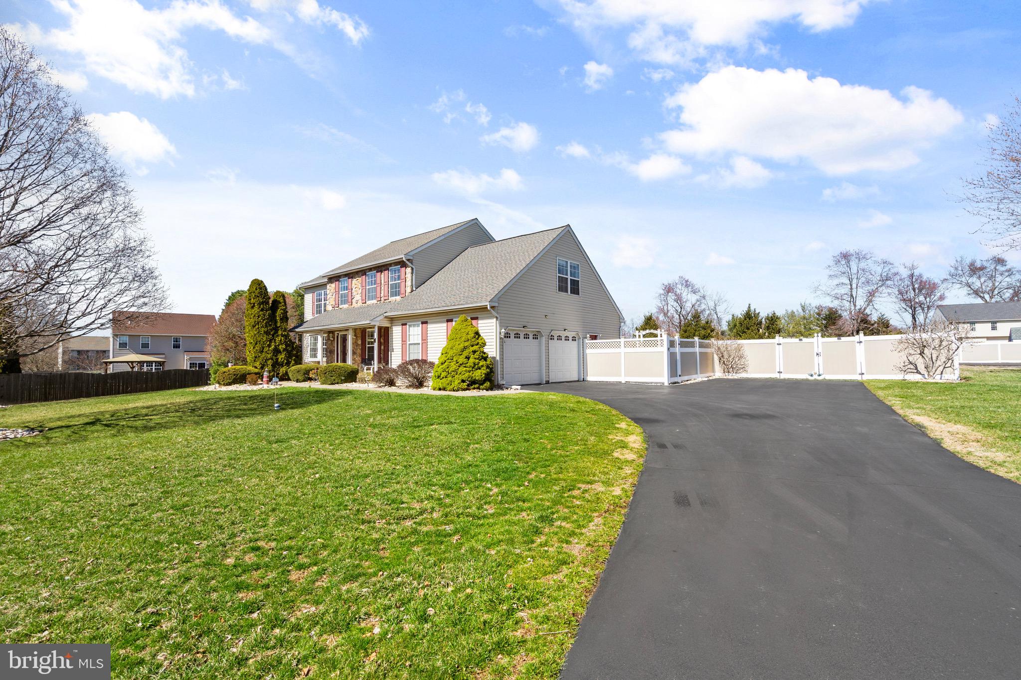 HAMMERSMITH FARM - Residential