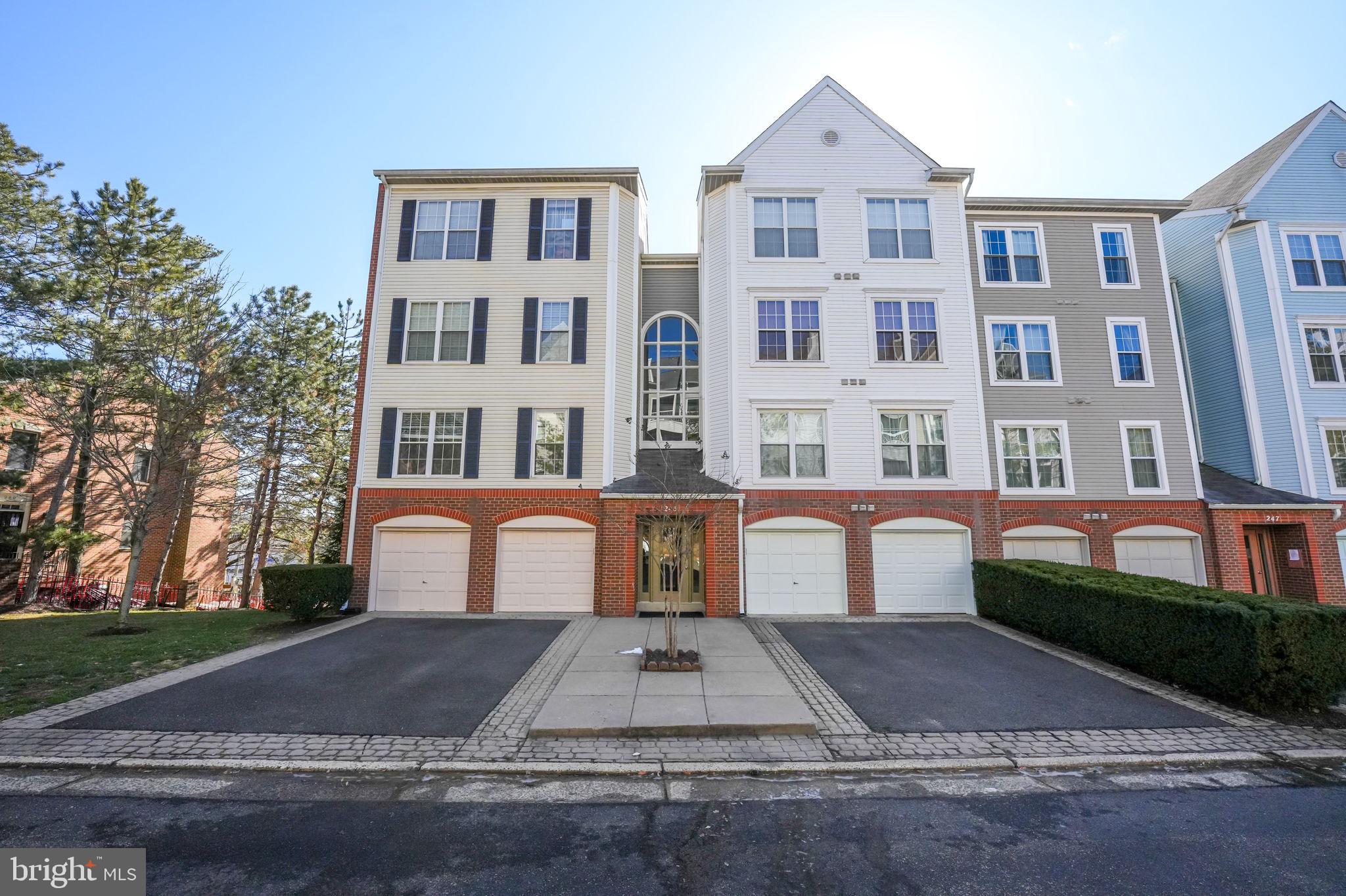 HILLWOOD - Residential