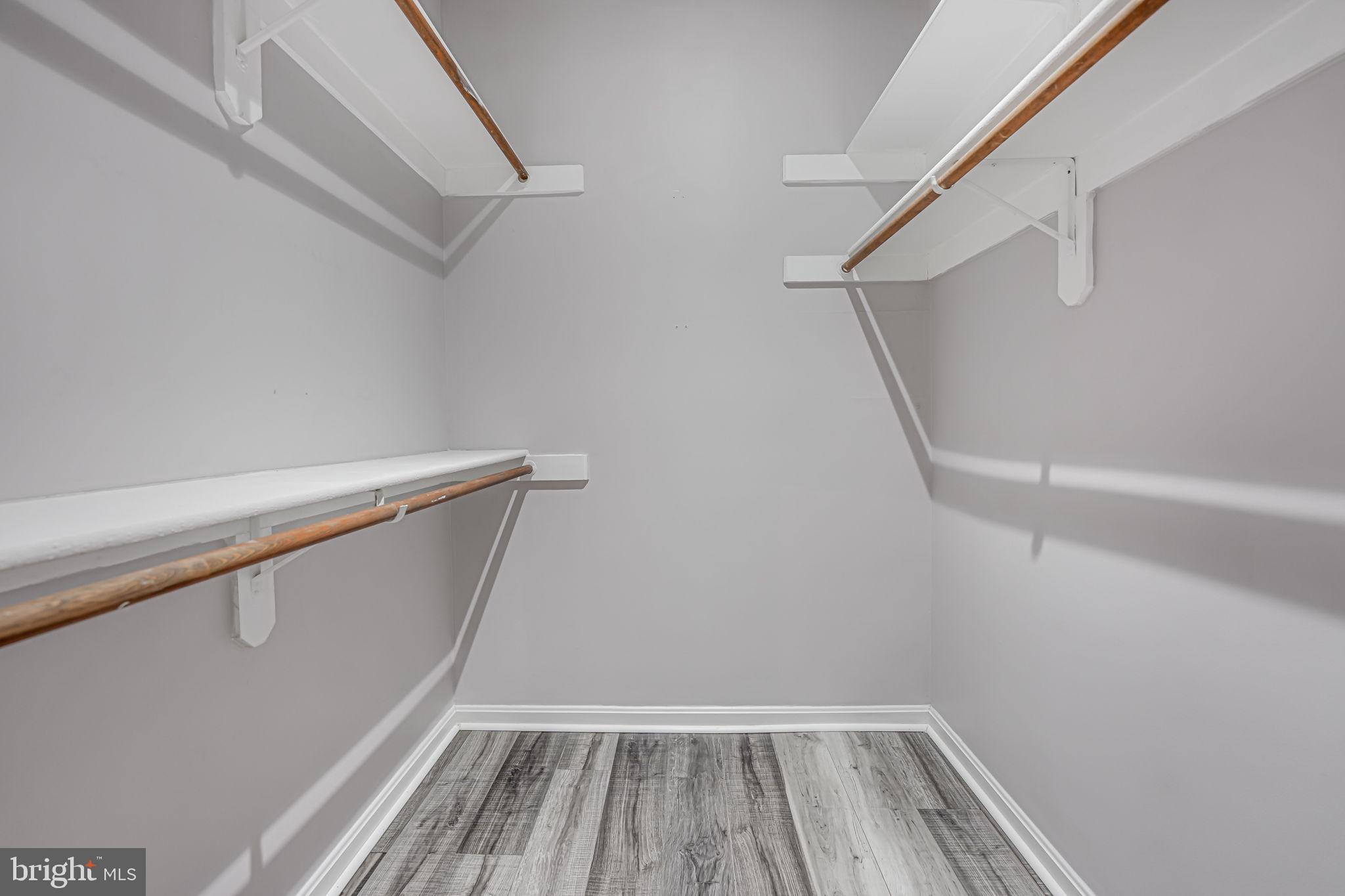 HILLWOOD - Residential