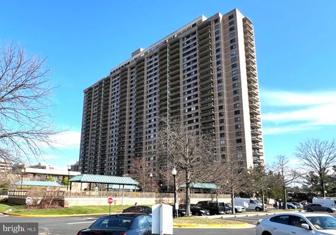 Photo of 5501 Seminary Road #106S, FALLS CHURCH, VA 22041 (MLS # VAFX2299746)
