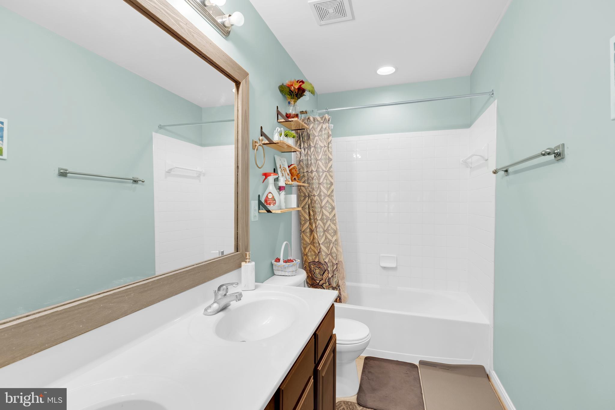 RED BUD RUN - Residential