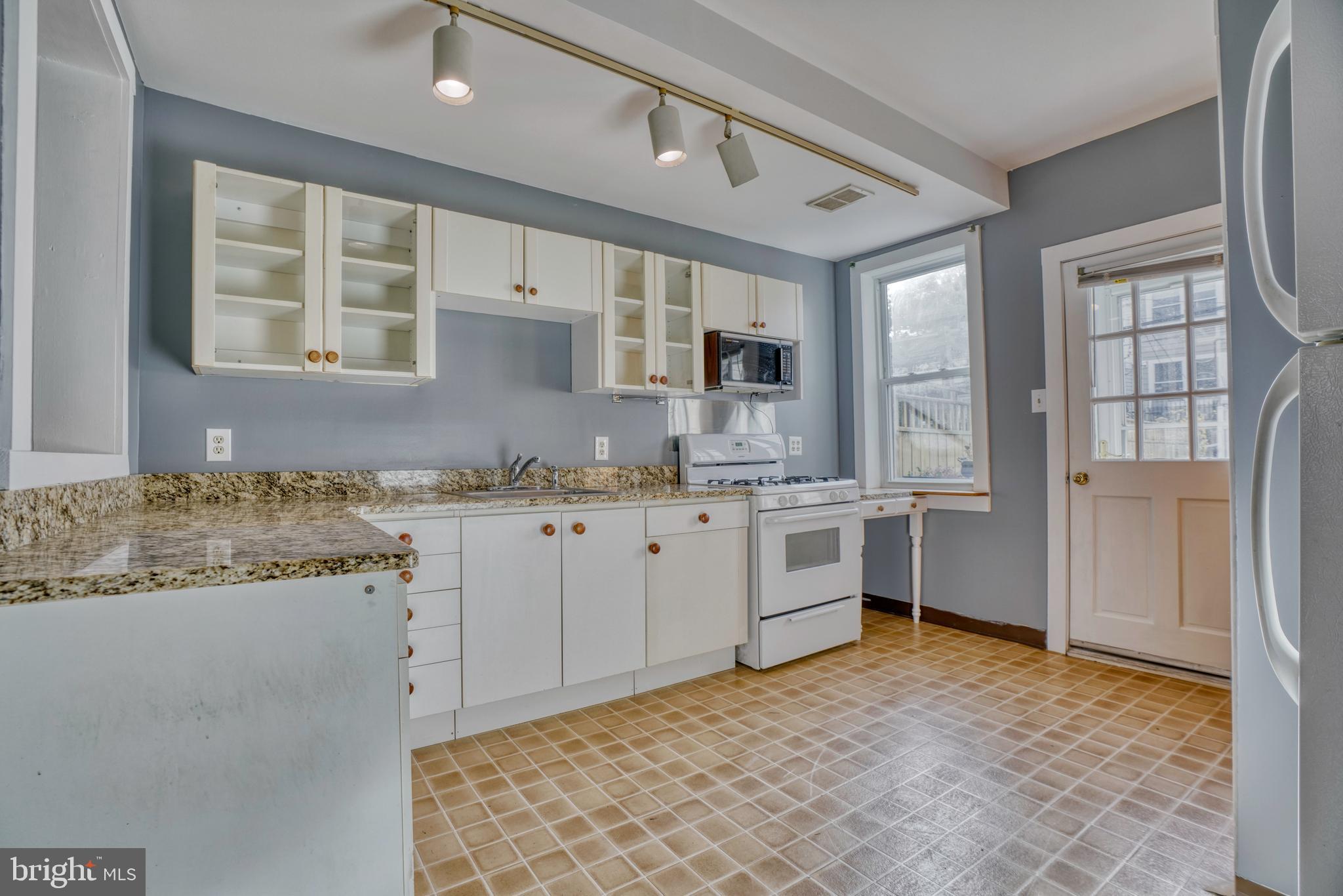 FEDERAL HILL HISTORIC DISTRICT - Residential Lease