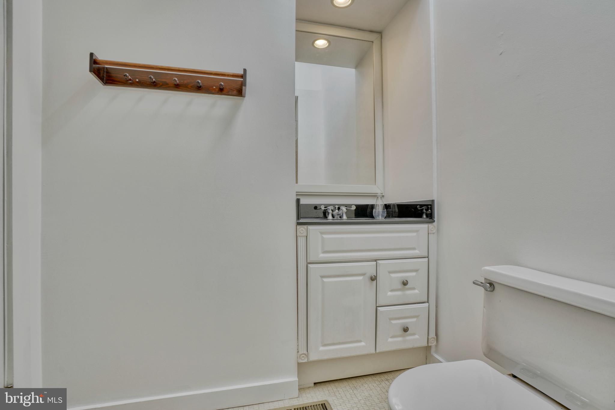 FEDERAL HILL HISTORIC DISTRICT - Residential Lease