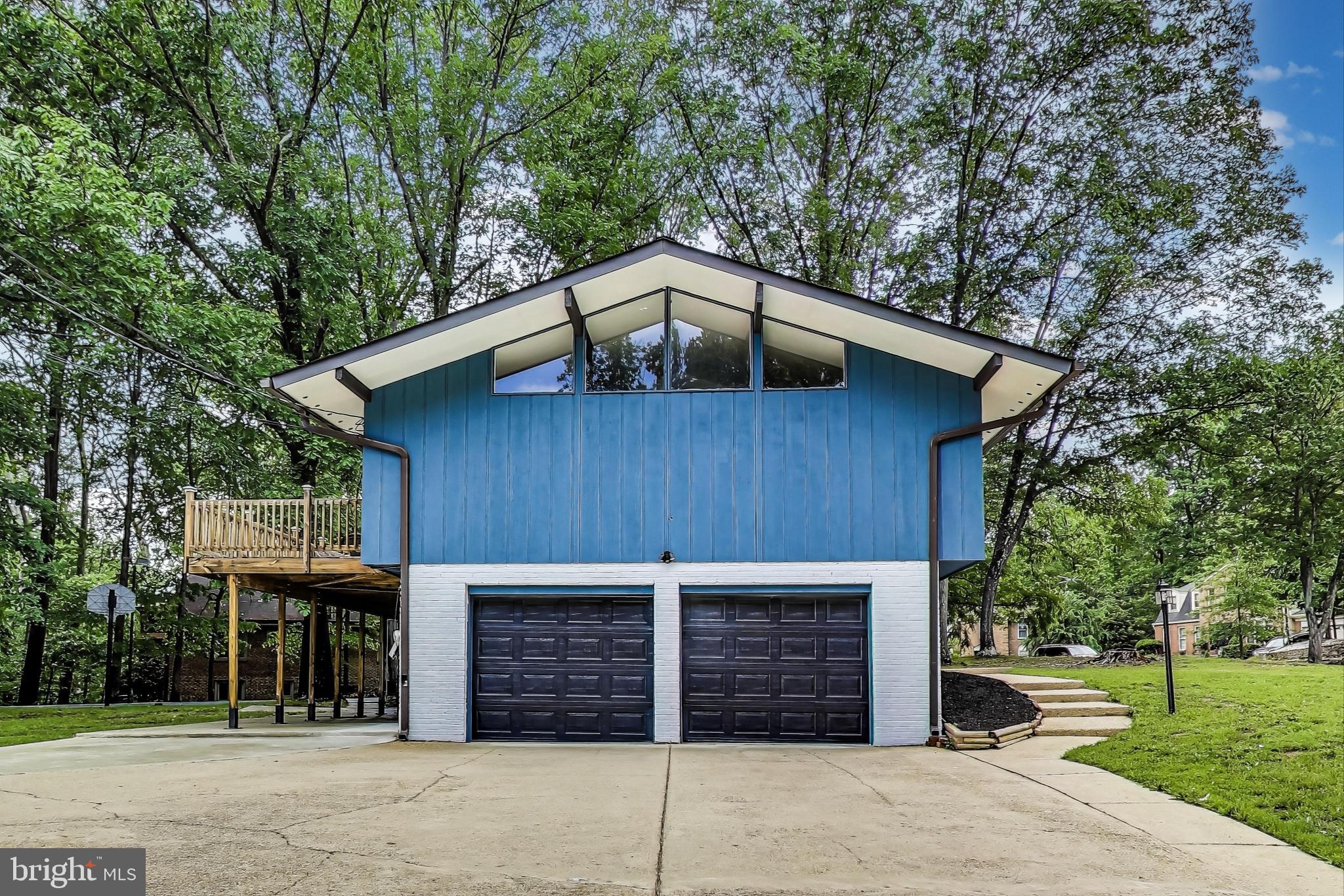 804 W TANTALLON DRIVE