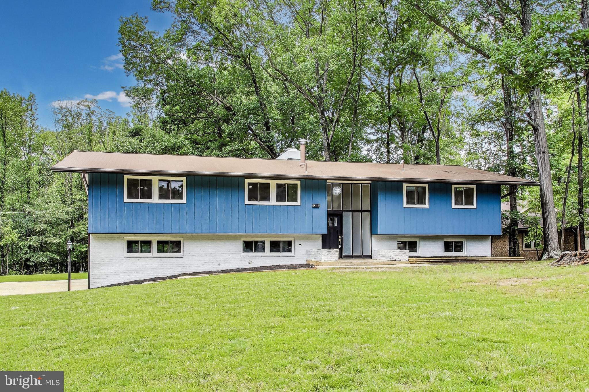 804 W TANTALLON DRIVE