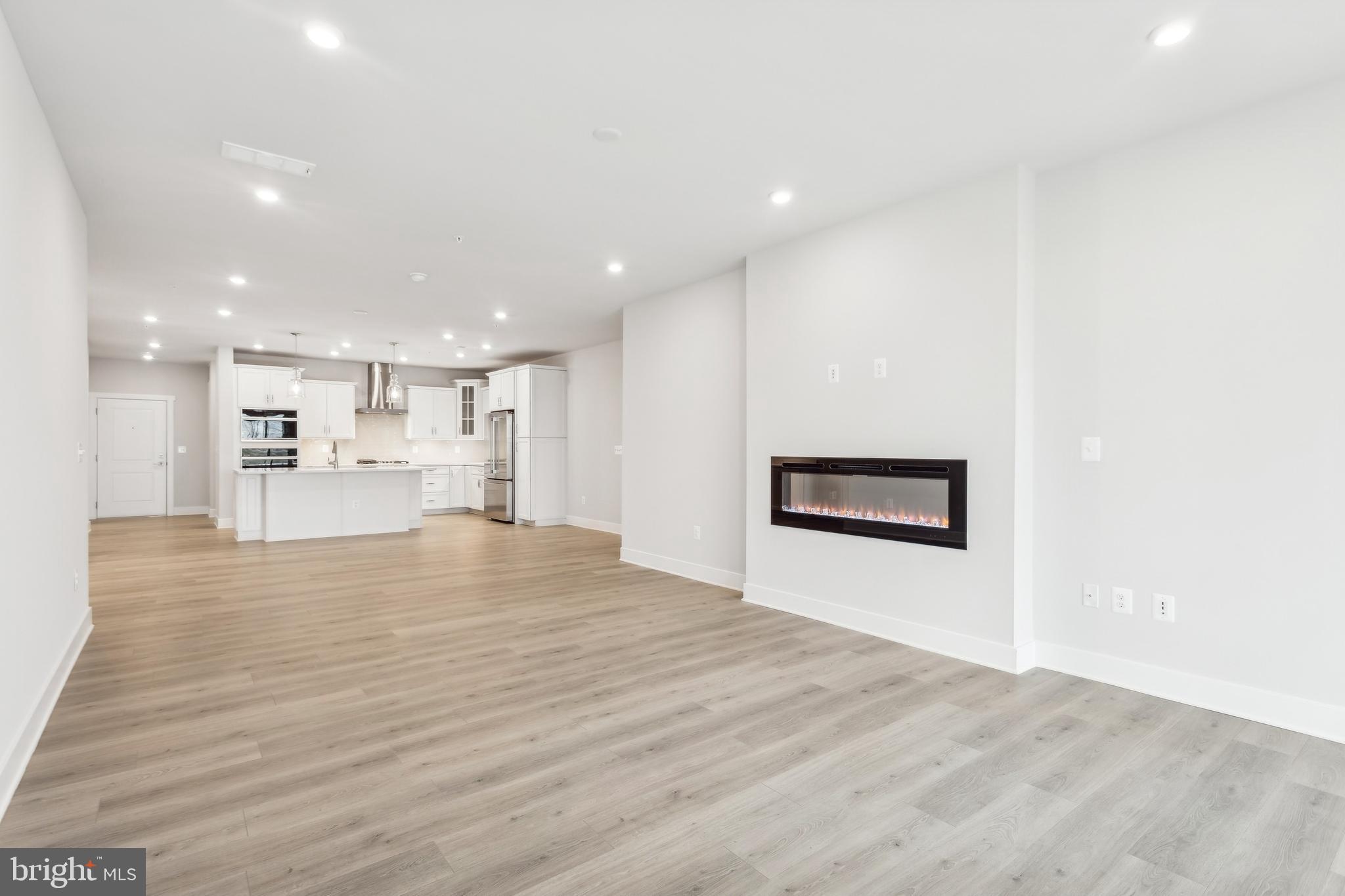 FOUR SEASONS AT KENT ISLAND - Residential