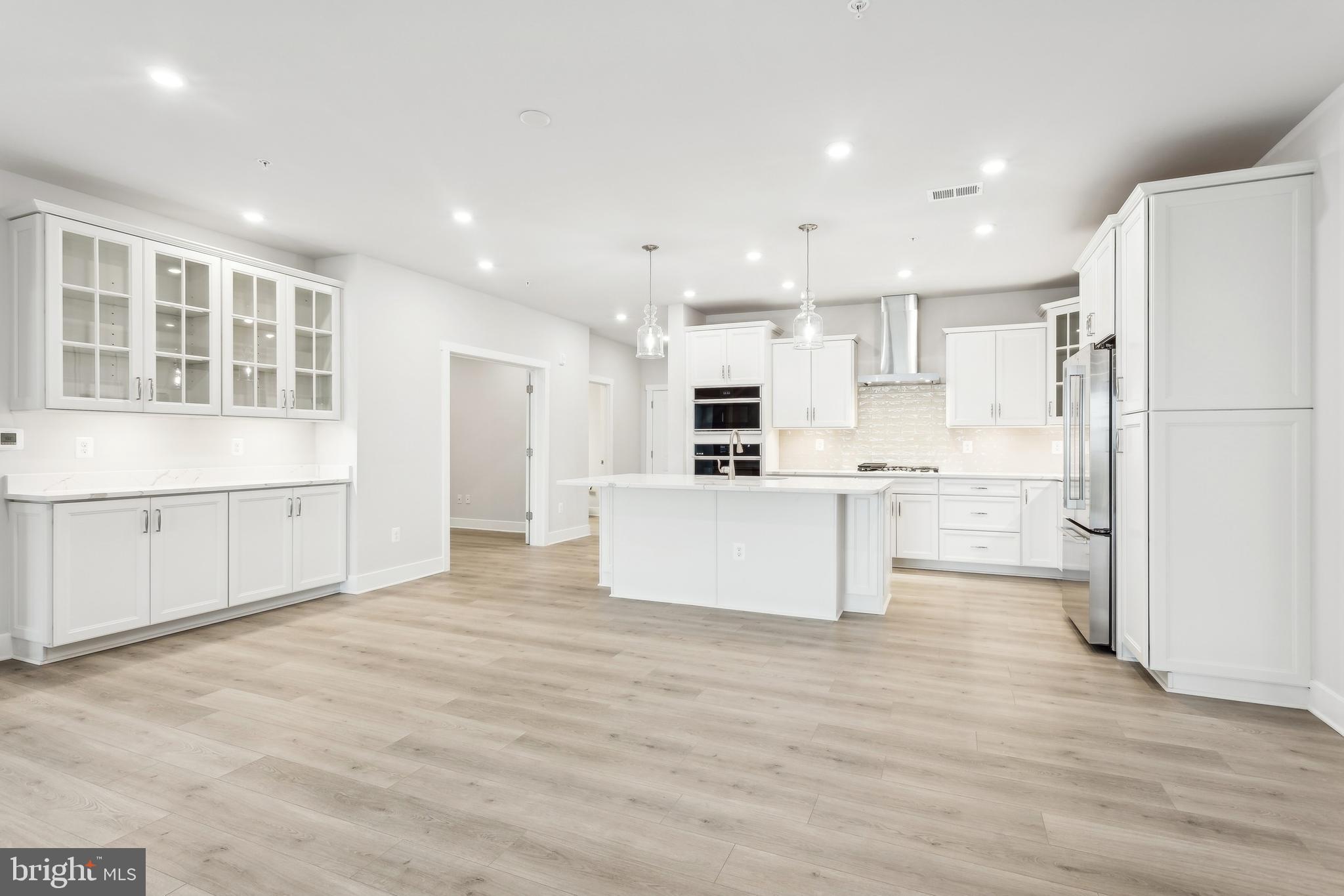 FOUR SEASONS AT KENT ISLAND - Residential