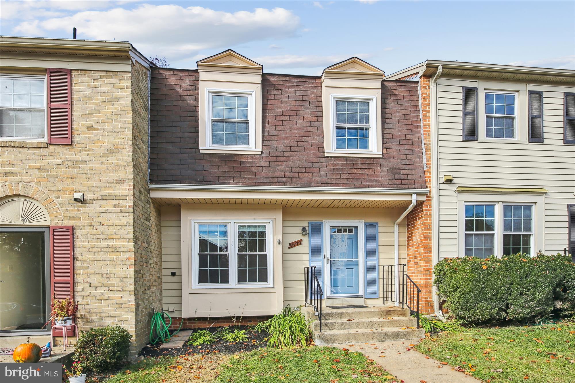 LAKEPOINTE - Residential