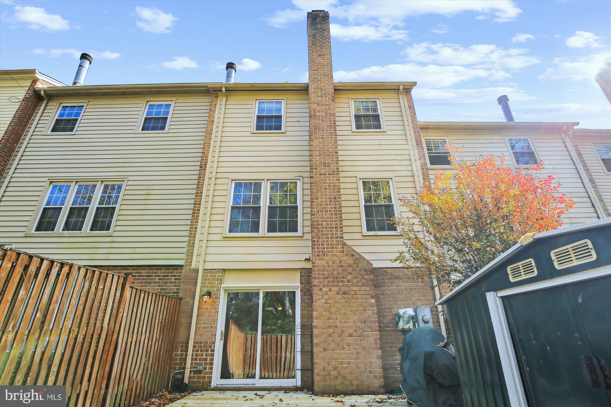 LAKEPOINTE - Residential