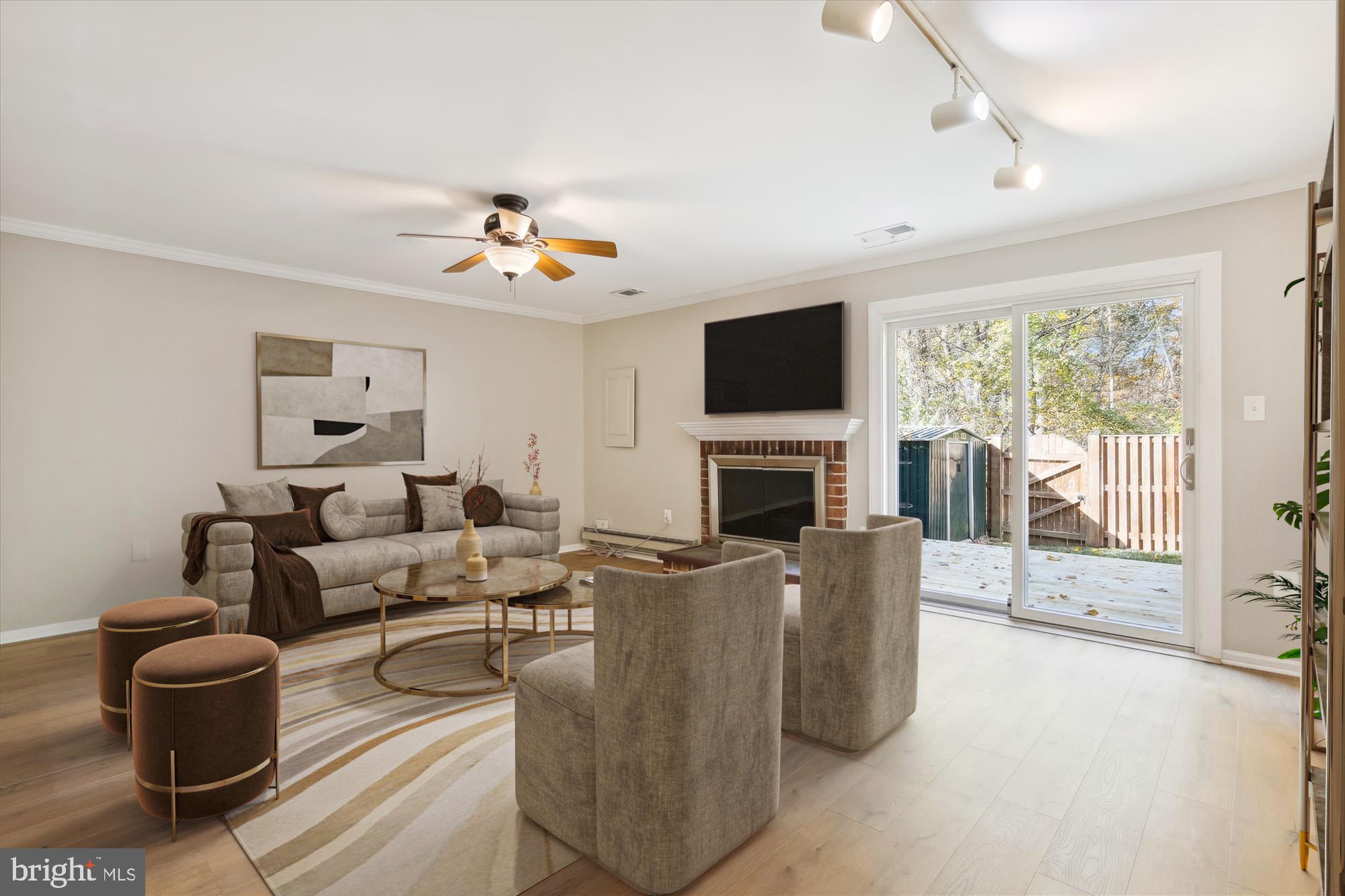 LAKEPOINTE - Residential