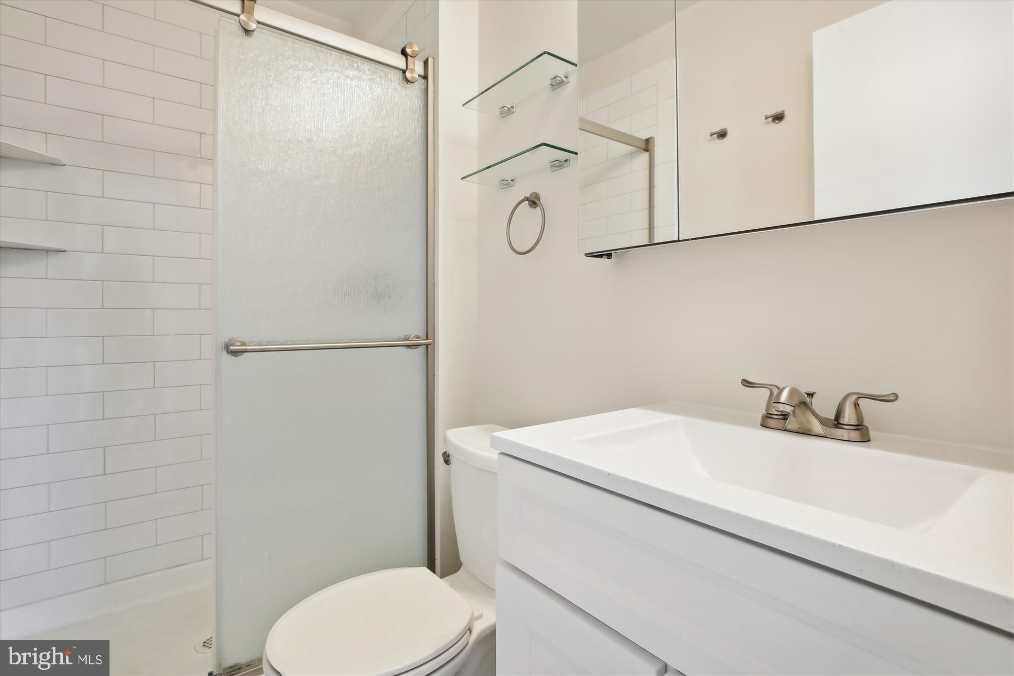 LAKEPOINTE - Residential