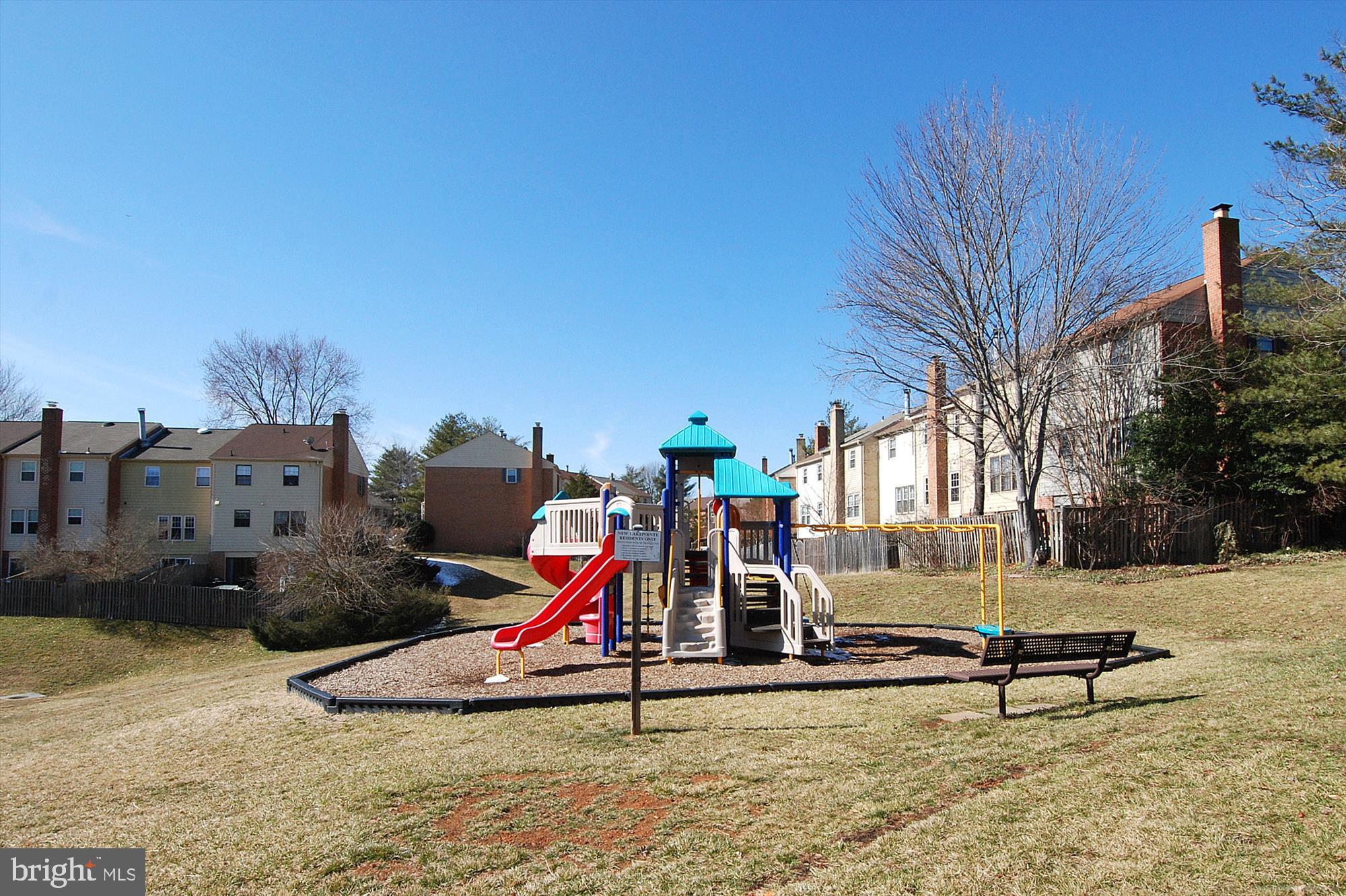 LAKEPOINTE - Residential