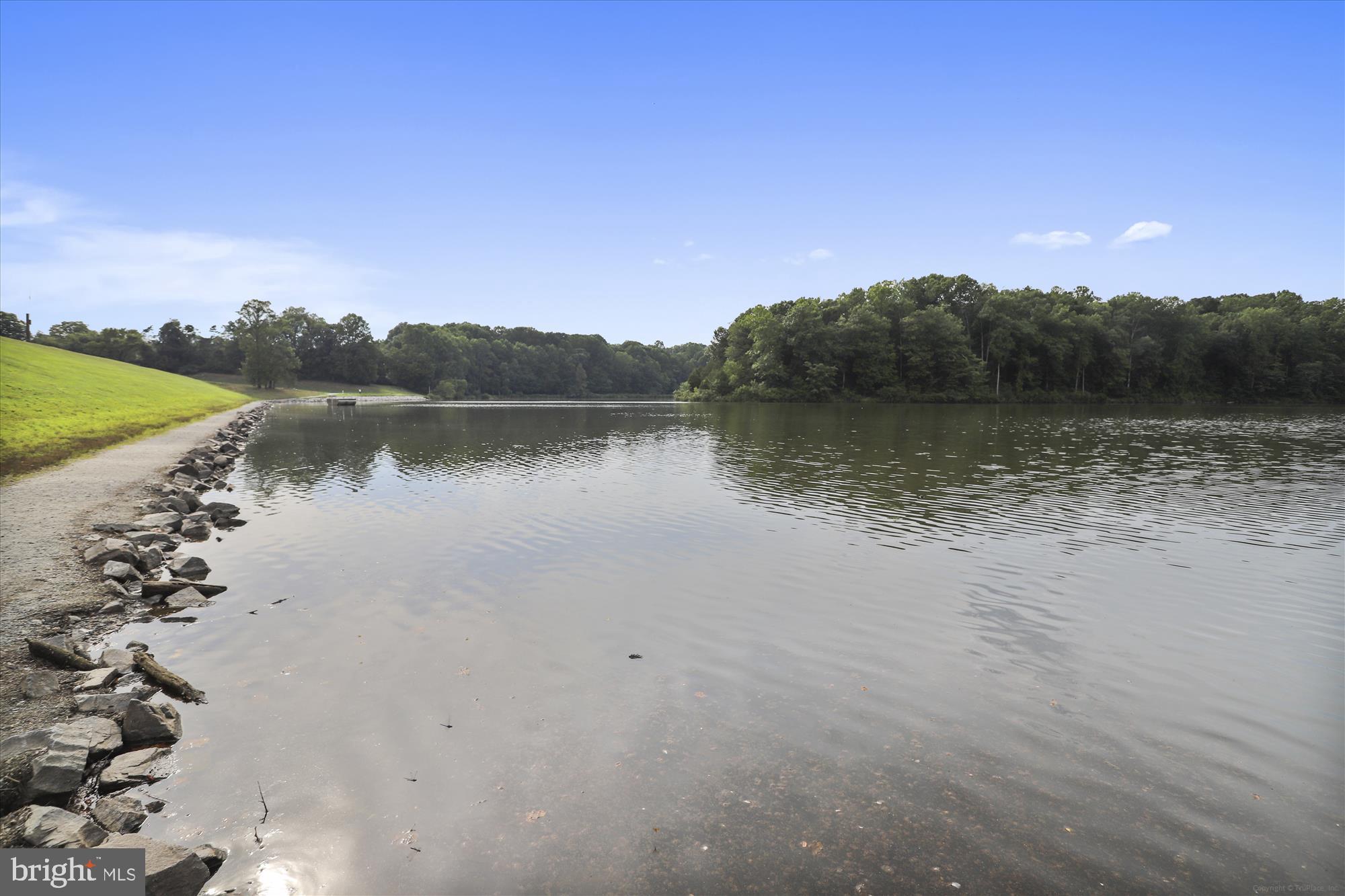 LAKEPOINTE - Residential