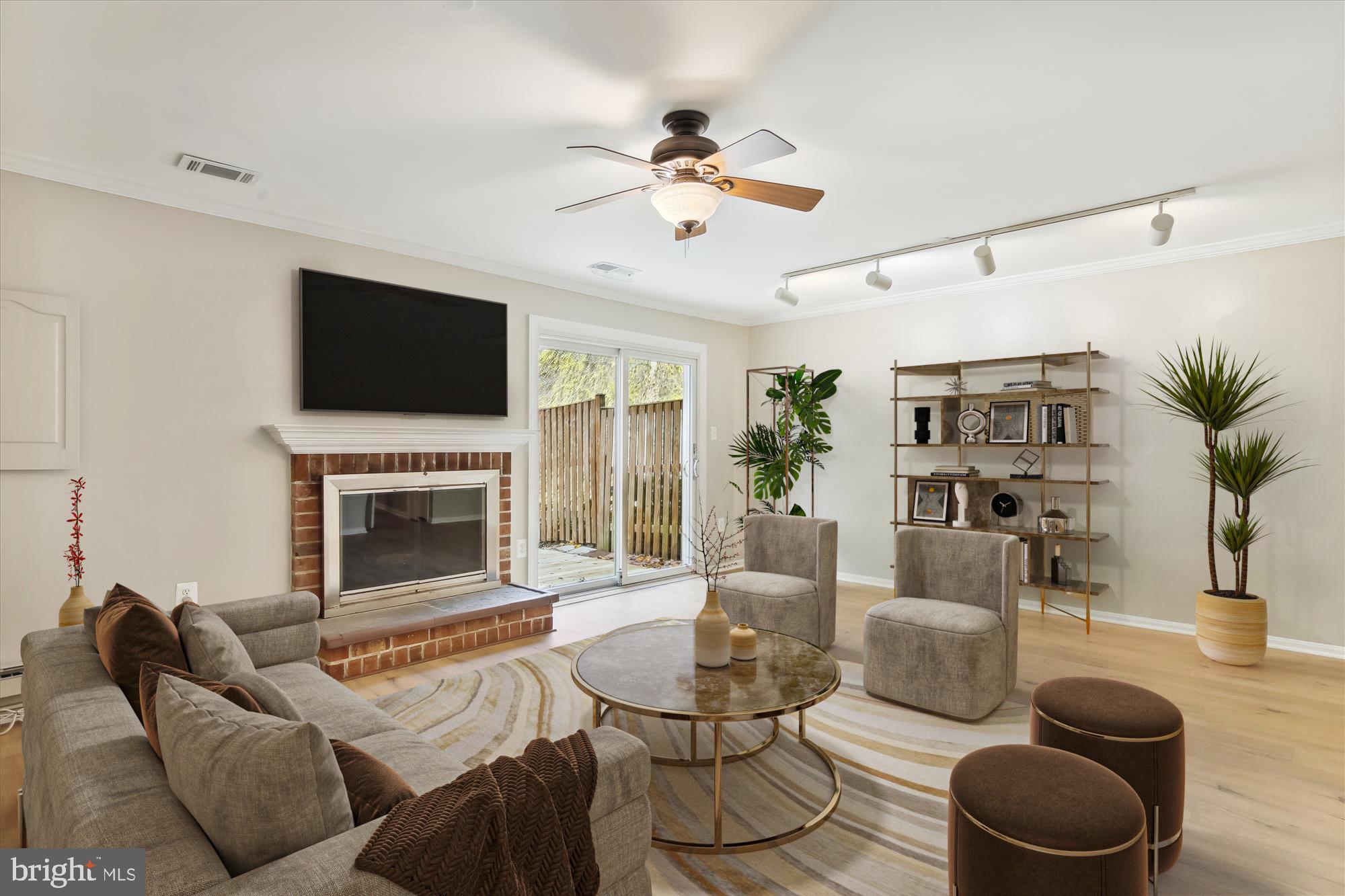 LAKEPOINTE - Residential