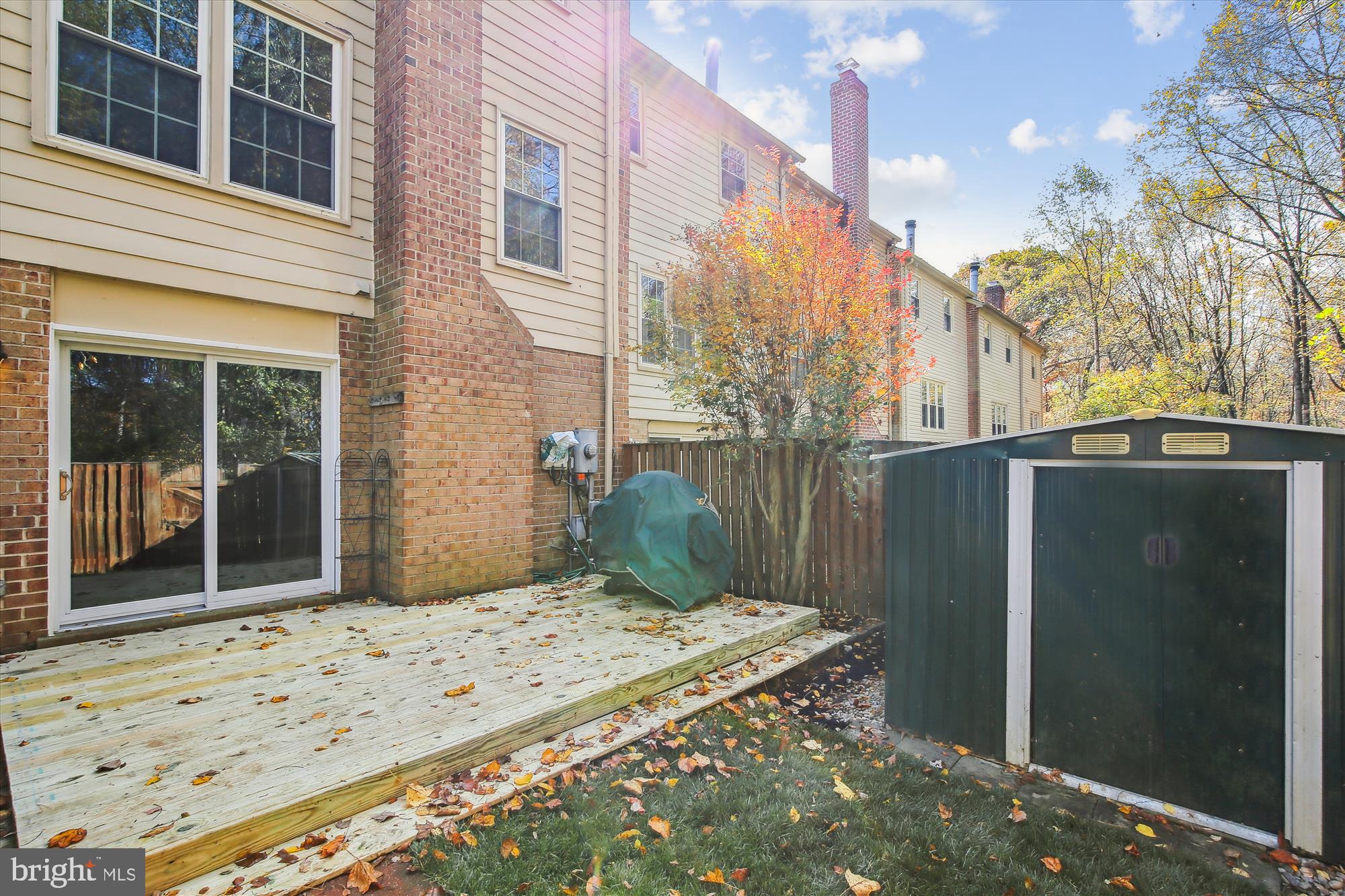 LAKEPOINTE - Residential