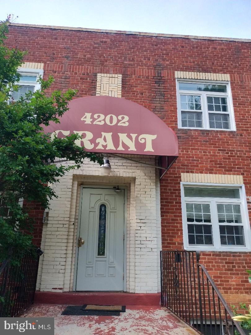 4202 GRANT STREET NE 202
