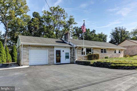 24 ARWIN DRIVE HUMMELSTOWN PA 17036
