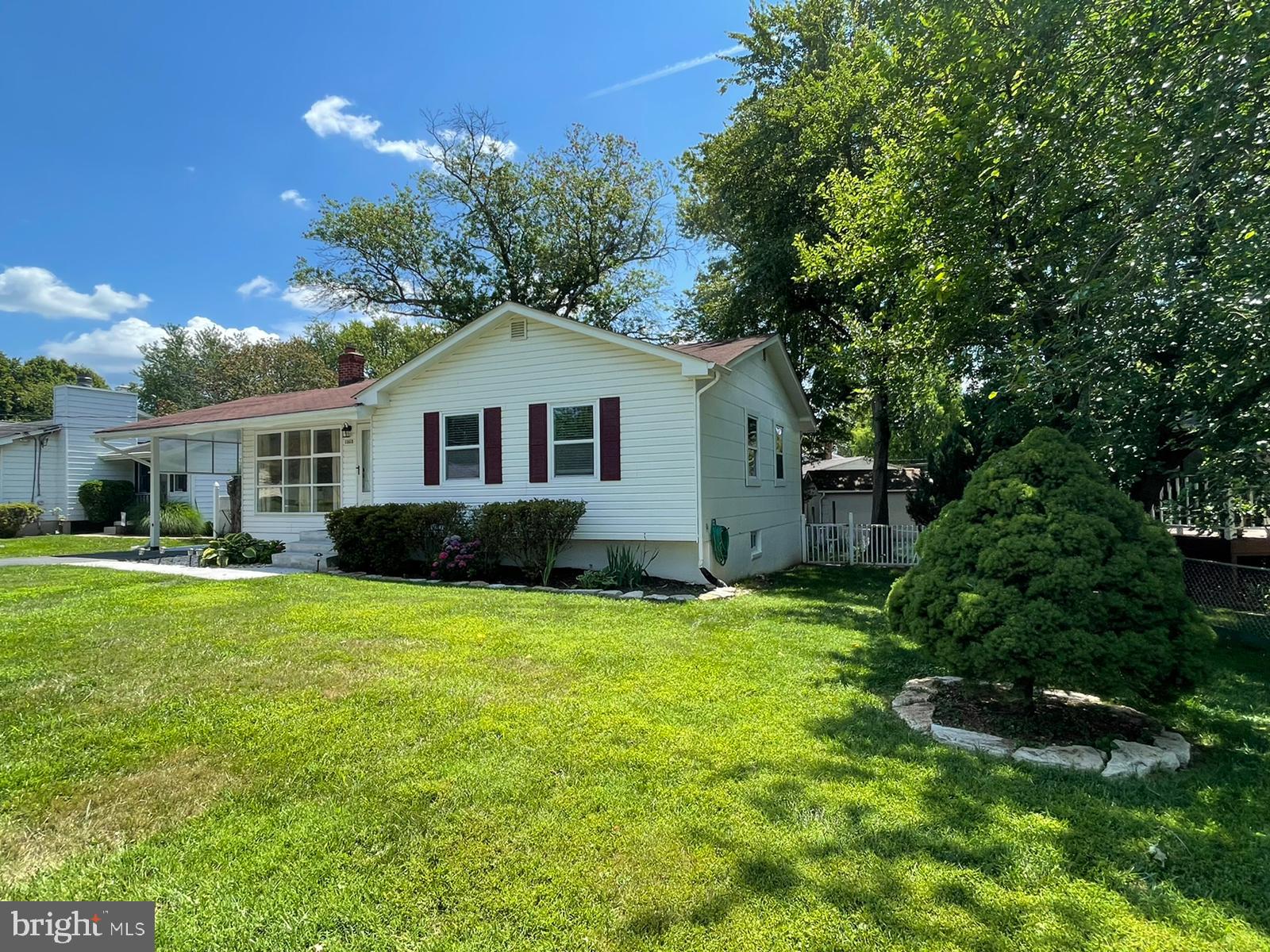 BURGUNDY KNOLLS - Residential