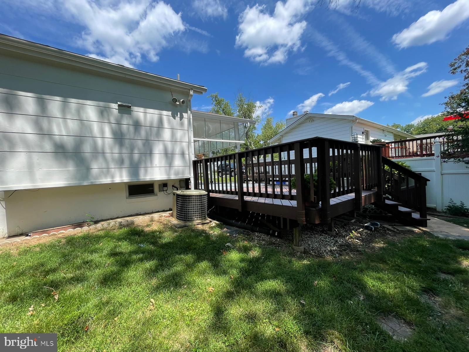 BURGUNDY KNOLLS - Residential