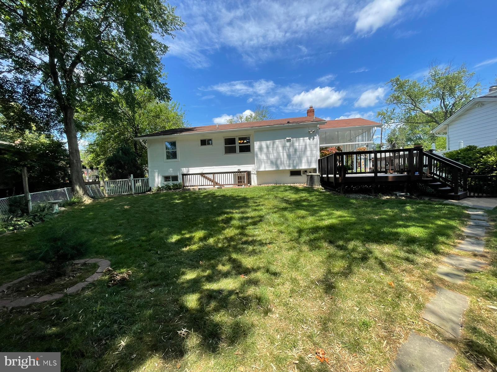 BURGUNDY KNOLLS - Residential