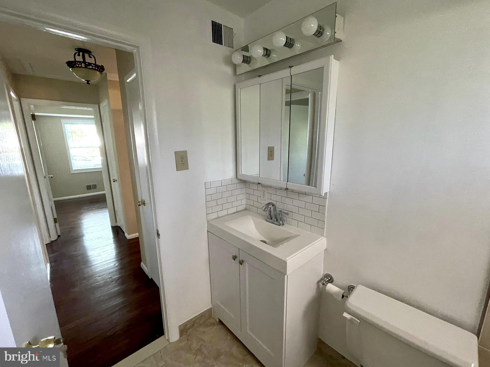 BURGUNDY KNOLLS - Residential