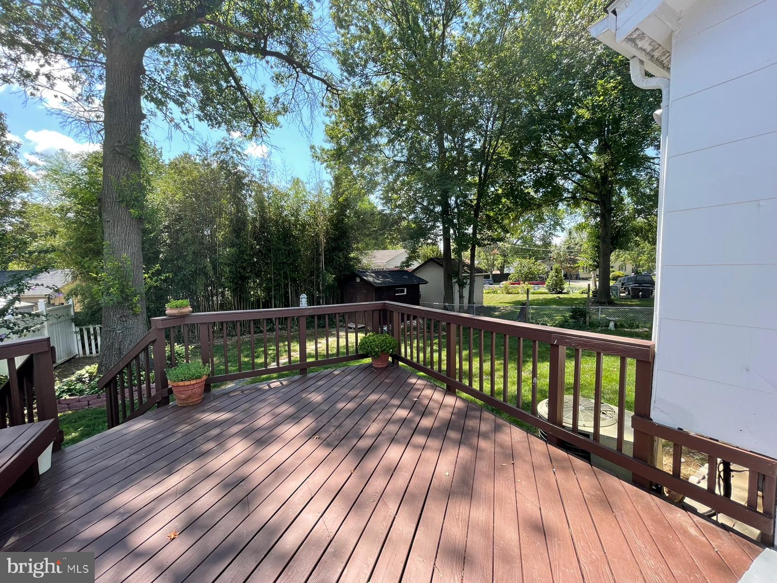 BURGUNDY KNOLLS - Residential