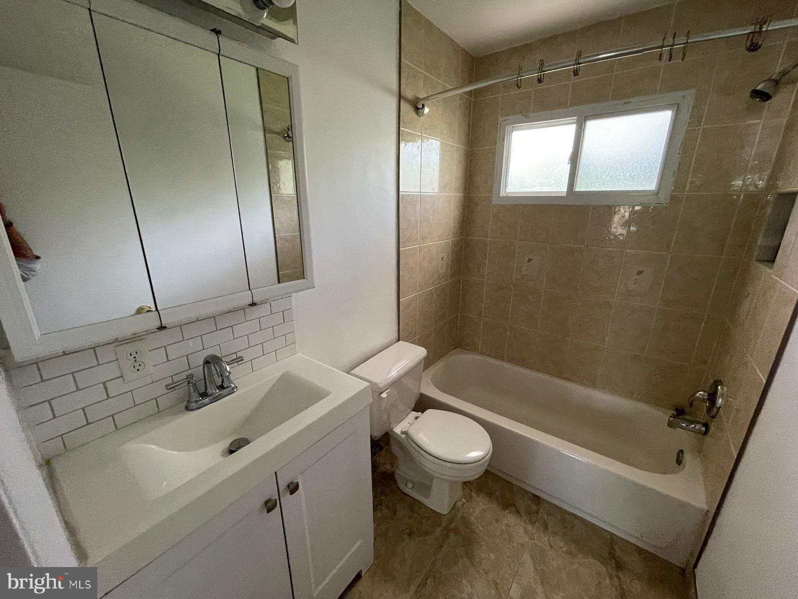 BURGUNDY KNOLLS - Residential