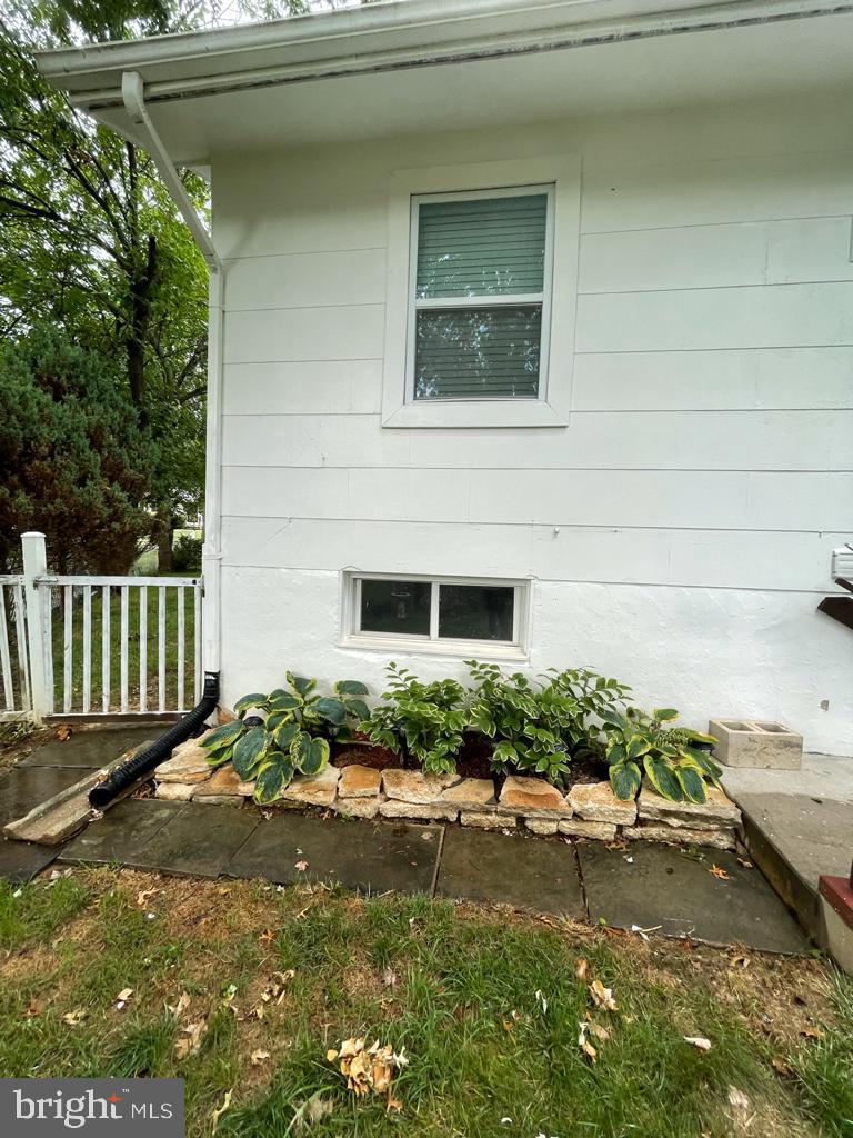 BURGUNDY KNOLLS - Residential