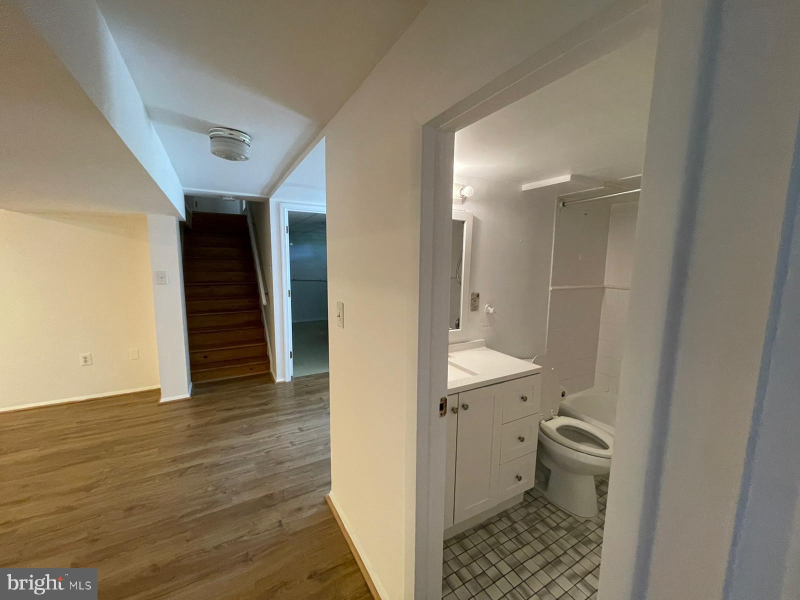 BURGUNDY KNOLLS - Residential