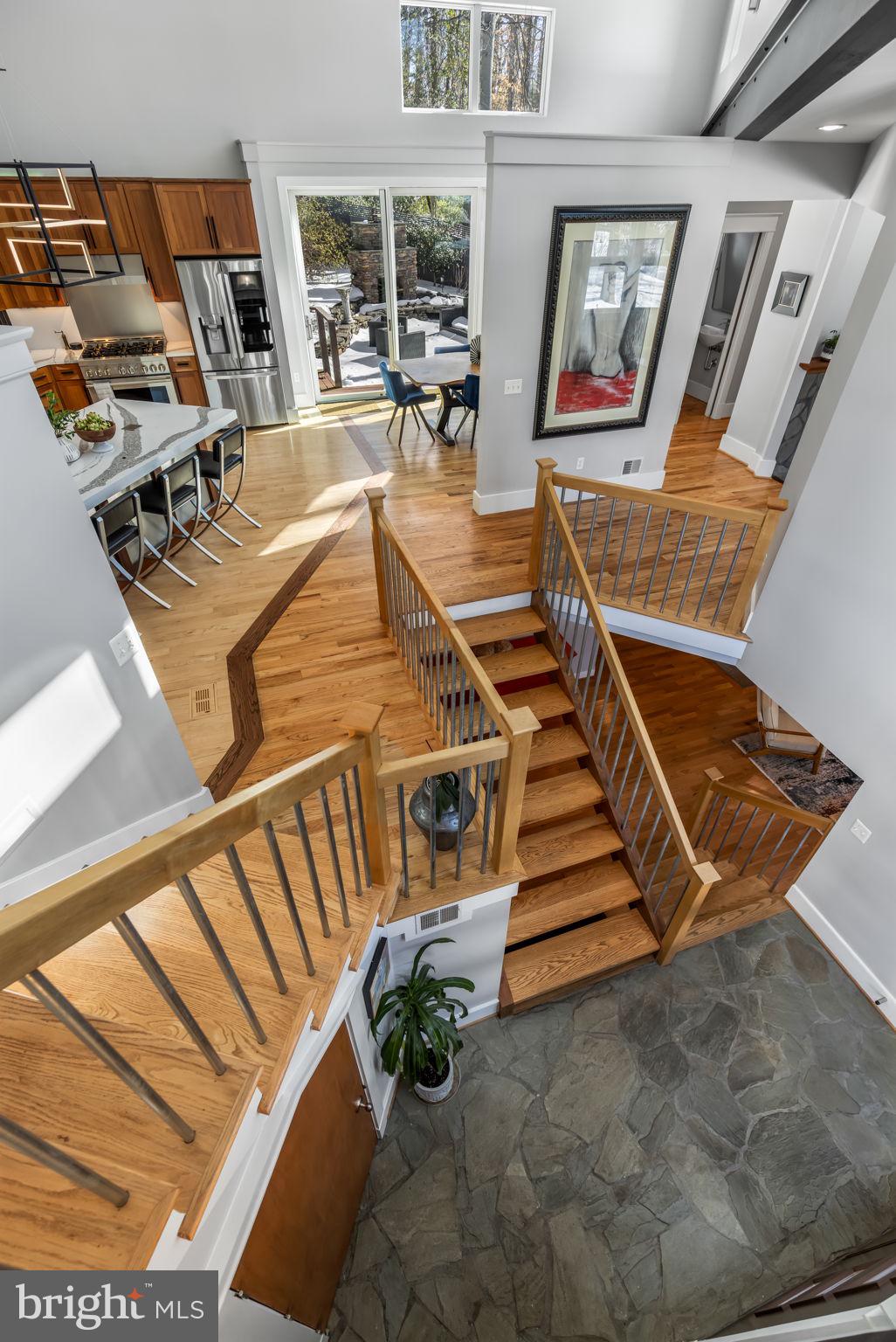 LAKE BARCROFT - Residential