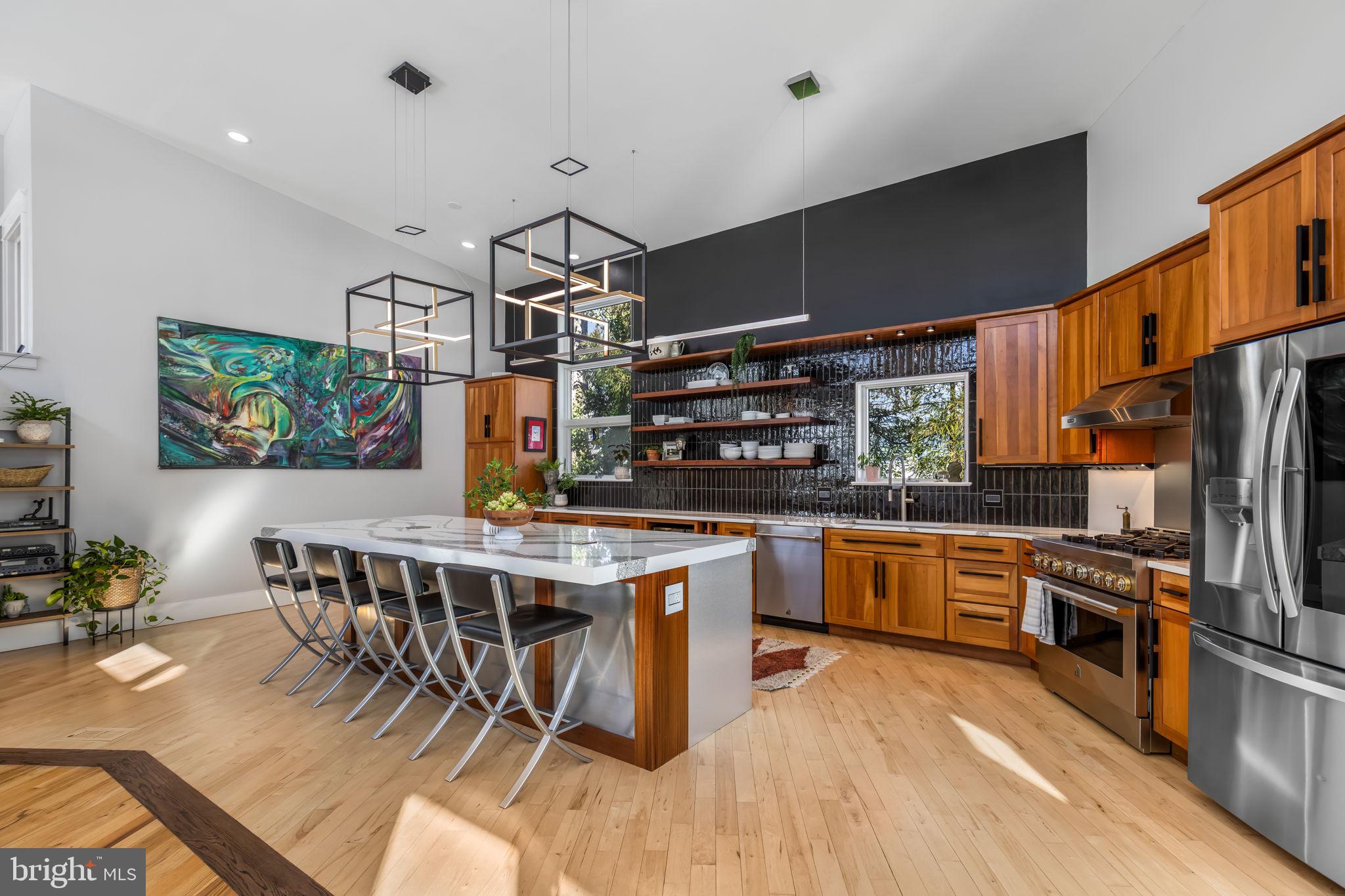 LAKE BARCROFT - Residential