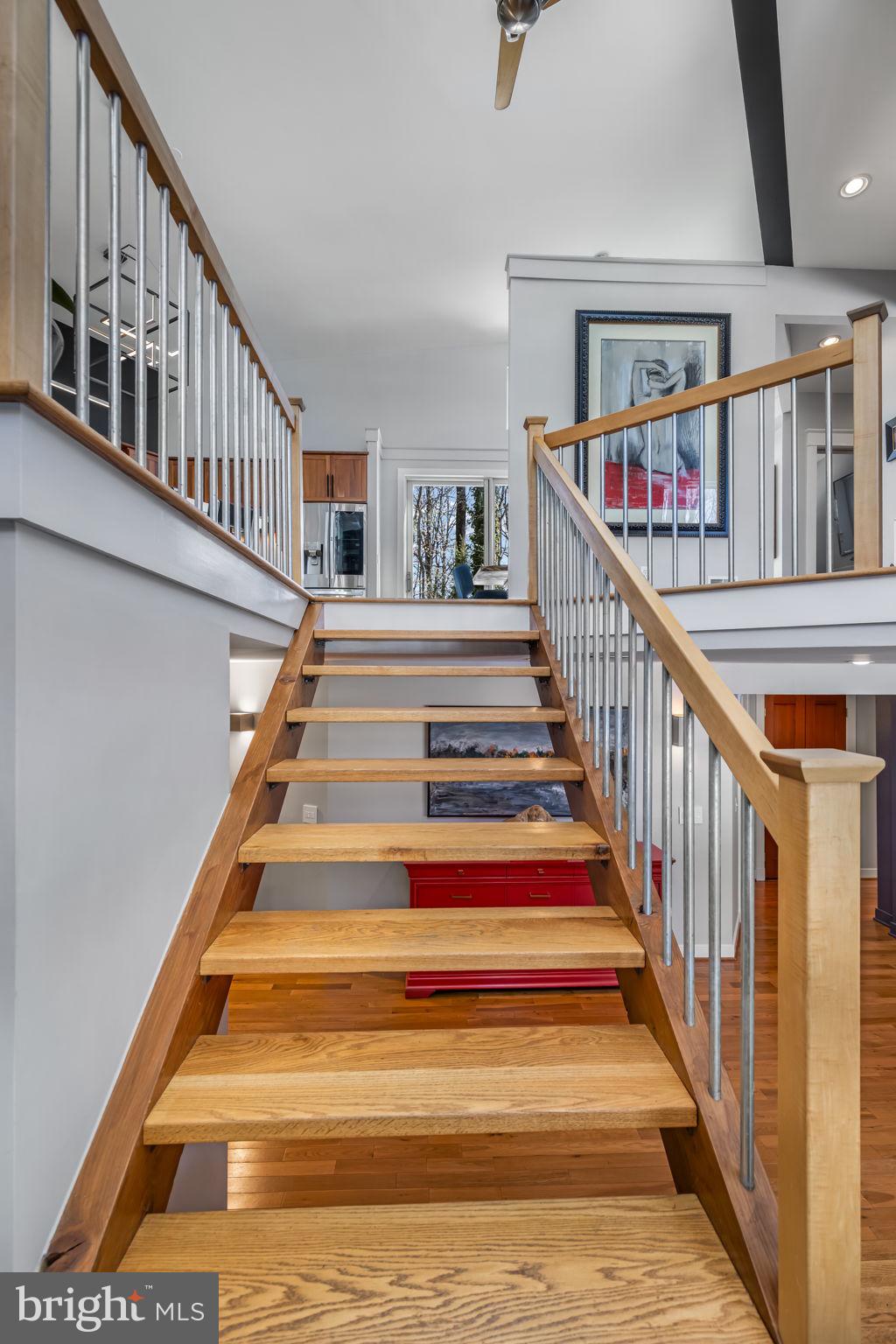 LAKE BARCROFT - Residential