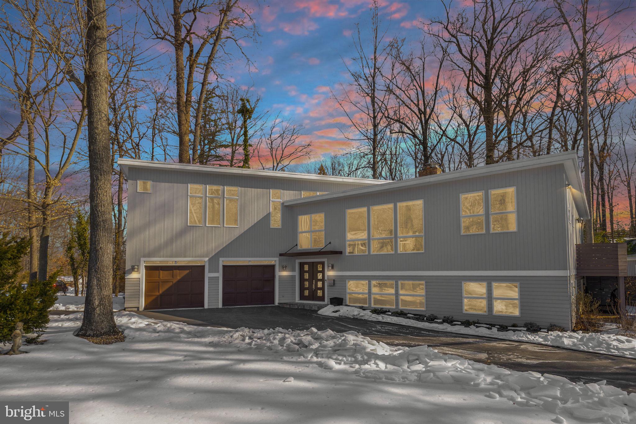 LAKE BARCROFT - Residential