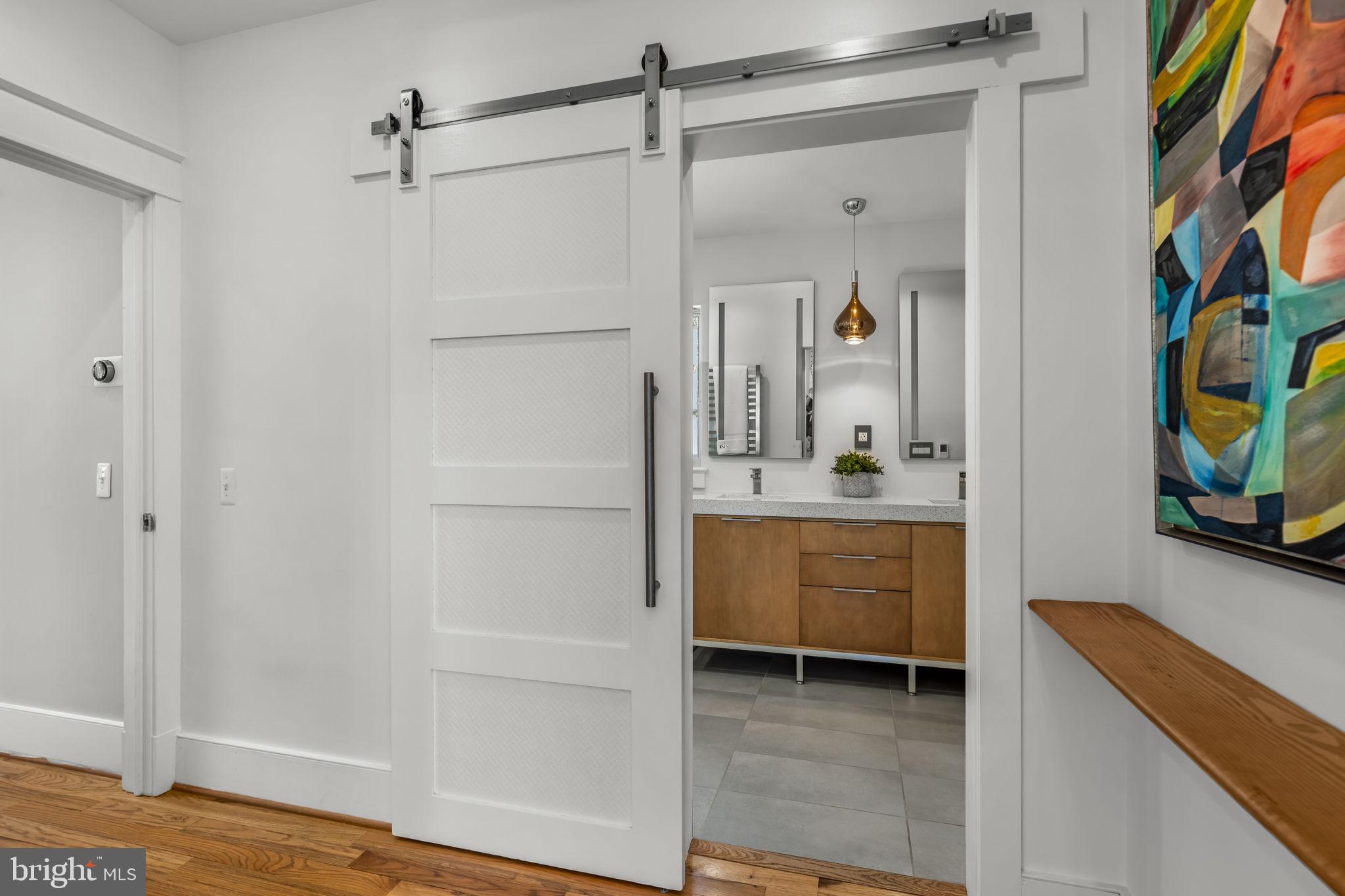 LAKE BARCROFT - Residential