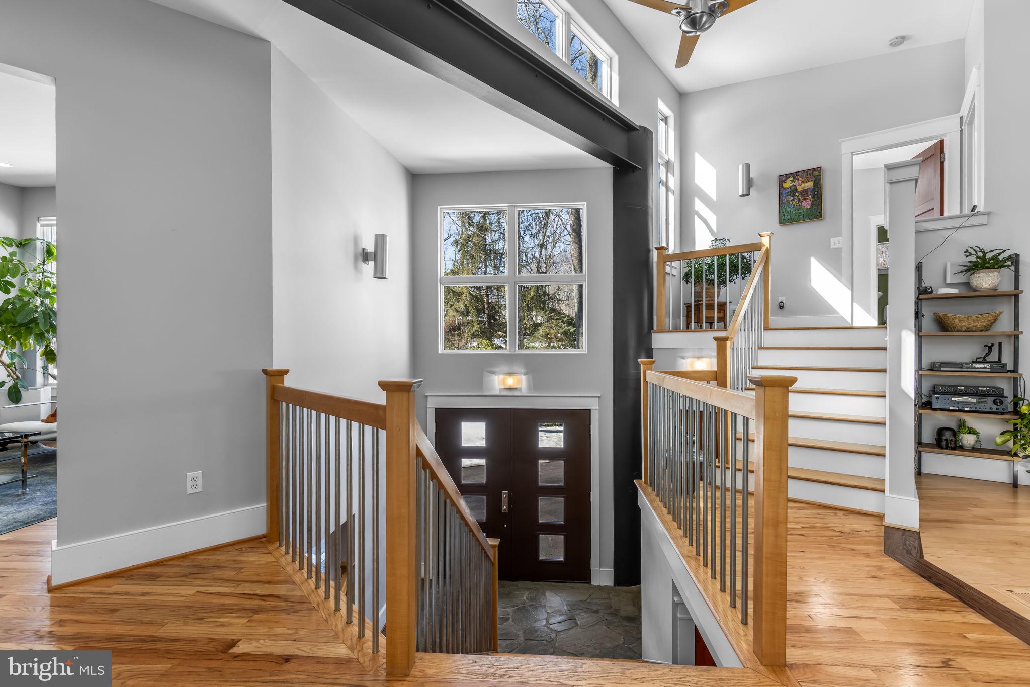 LAKE BARCROFT - Residential