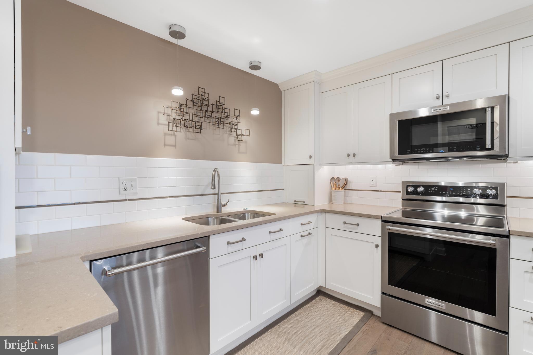 2 SOUTHERLY COURT 302