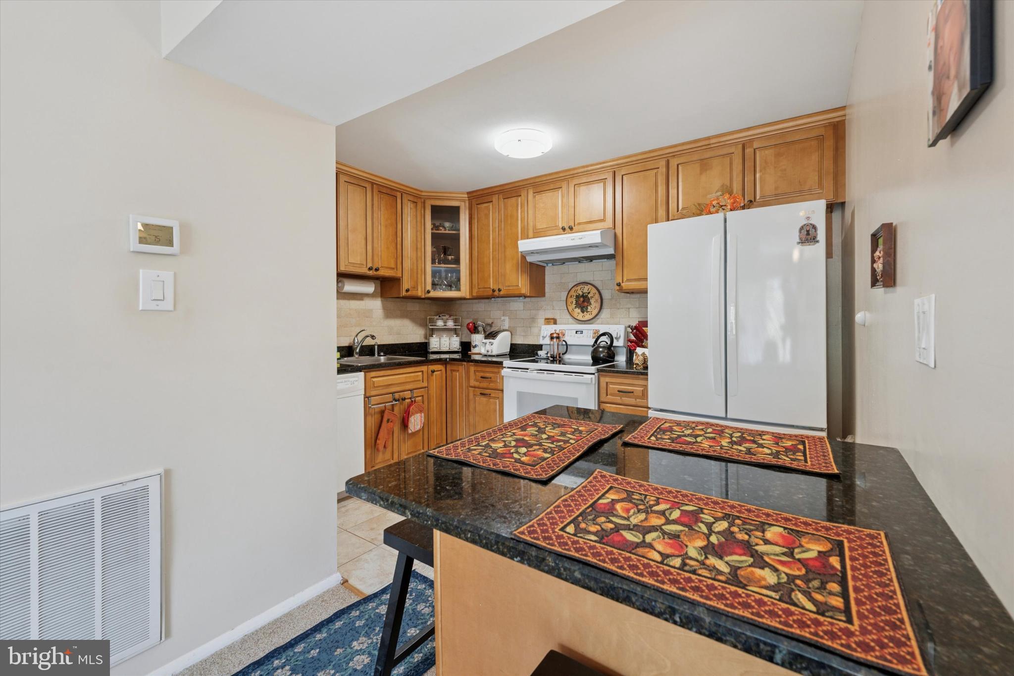 SAYBROOK VIL - Residential