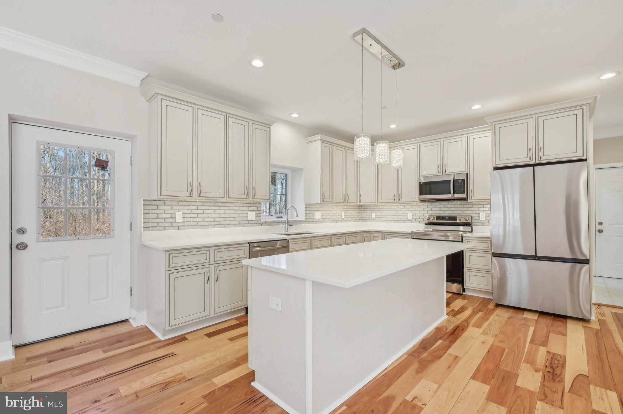 HALL SHOP MANOR - Residential