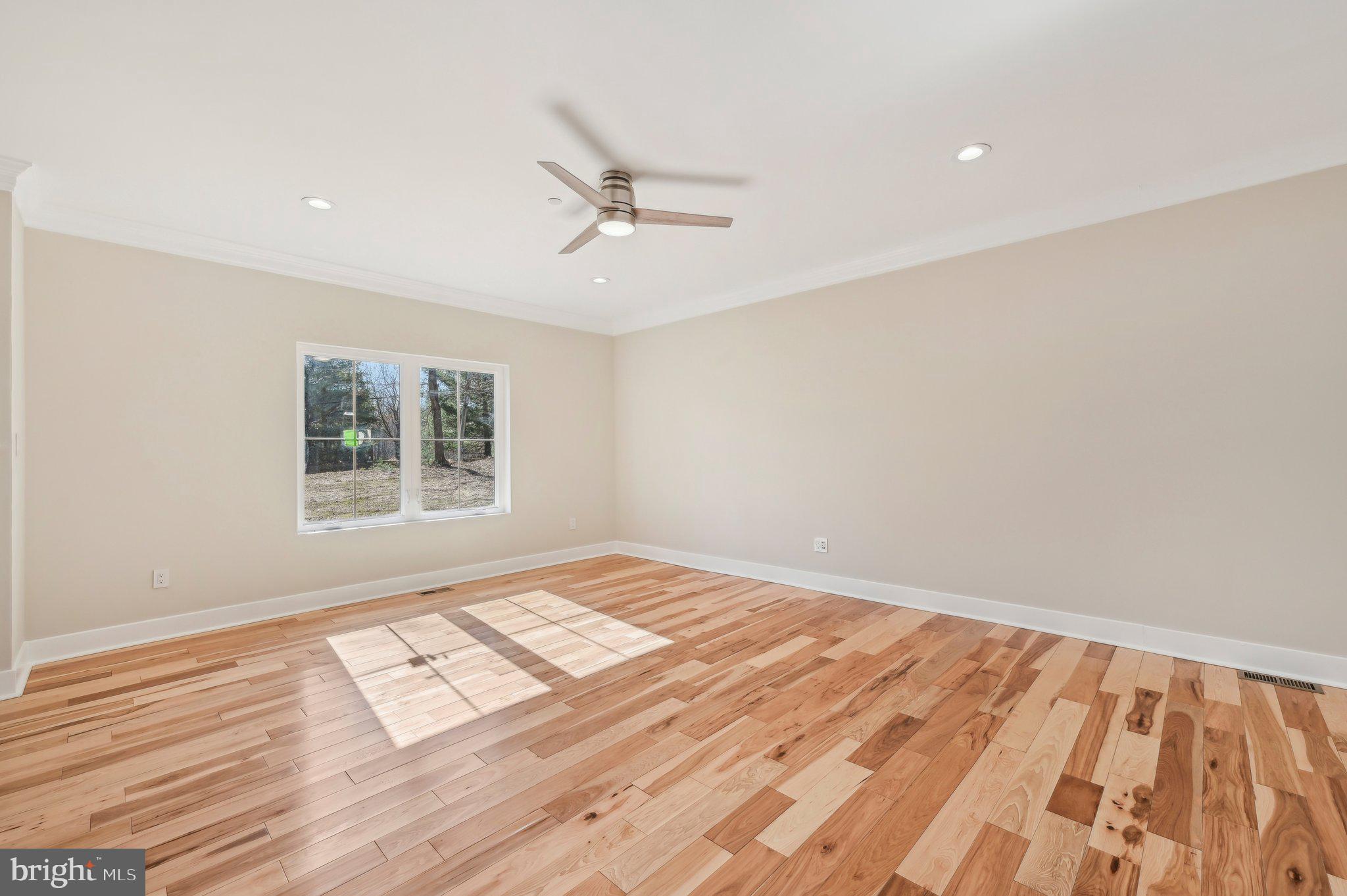 HALL SHOP MANOR - Residential